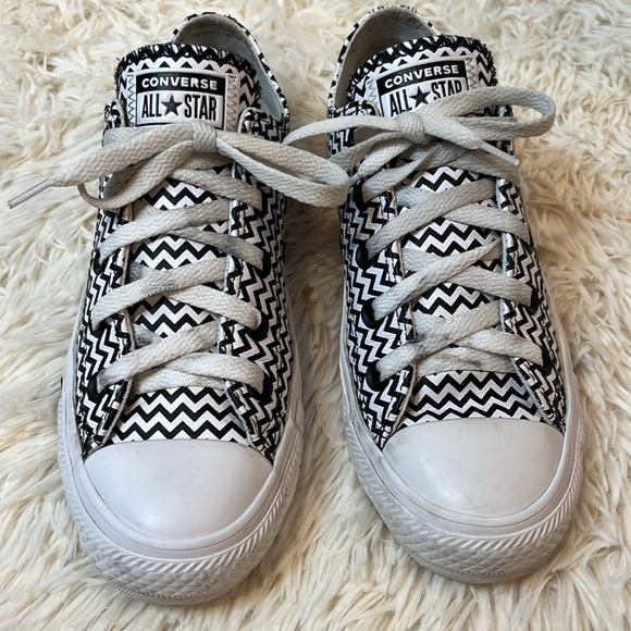 Converse All Star Chuck leather sneakers, women’s 5.5. - Picture 2 of 9